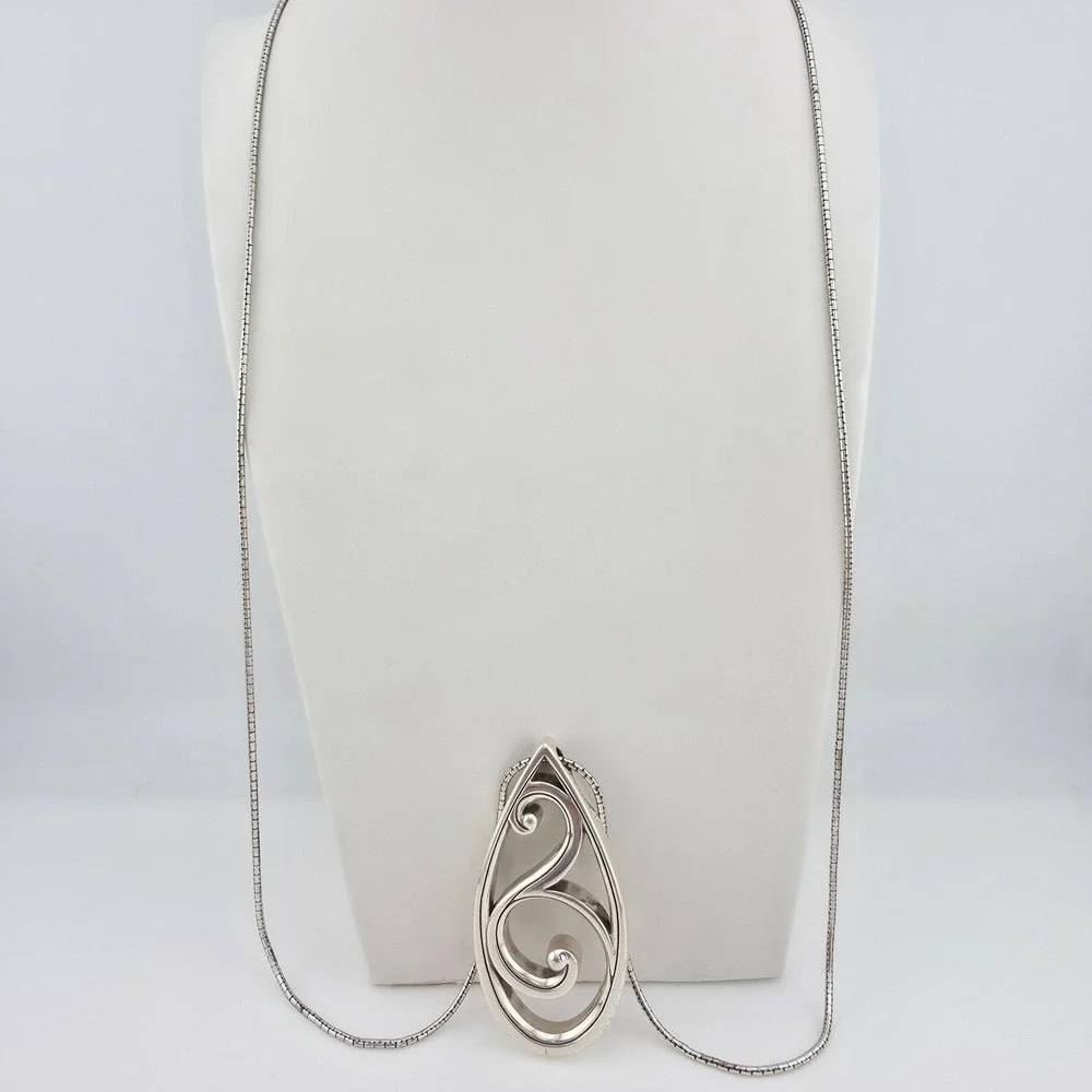 BRIGHTON 'Twinkle Loop' Necklace Swirl Openwork Round Box Chain Silver Plate 32